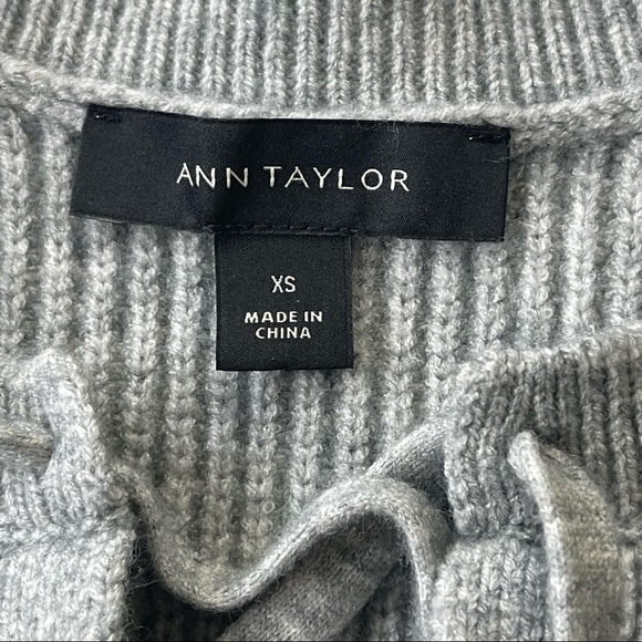 Ann Taylor Woman’s Gray Chunky Knit Lace up neckline sweater size XS warm & cozy - Picture 7 of 14